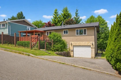 Swimming Pool Photo of 3204 Mariner Way, Coquitlam, BC