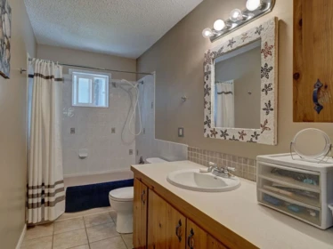 Hallway Photo of 3367 Richards Road, Roberts Creek, BC