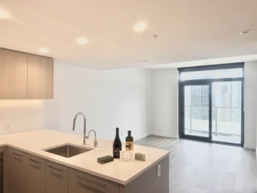 2505 6608 Sussex Avenue, Burnaby, BC, Burnaby — Apartment/Condo for sale