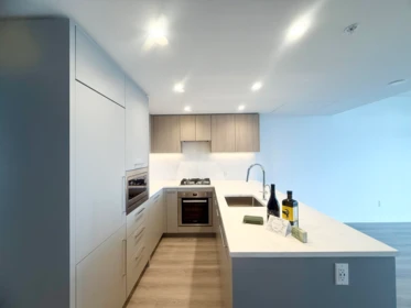 2505 6608 Sussex Avenue, Burnaby, BC, Burnaby — Apartment/Condo for sale