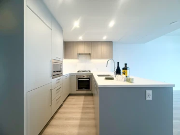 2505 6608 Sussex Avenue, Burnaby, BC, Burnaby — Apartment/Condo for sale