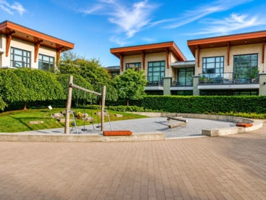 Garden / Landscaping Photo of 902 1210 E 27th Street, North Vancouver, BC