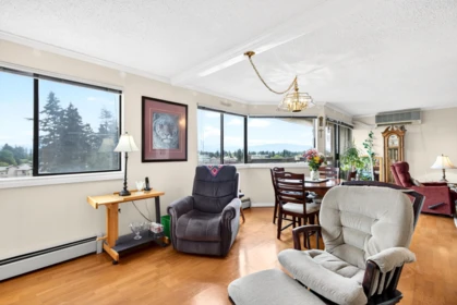 Breakfast Nook Photo of 705 31955 Old Yale Road, Abbotsford, BC