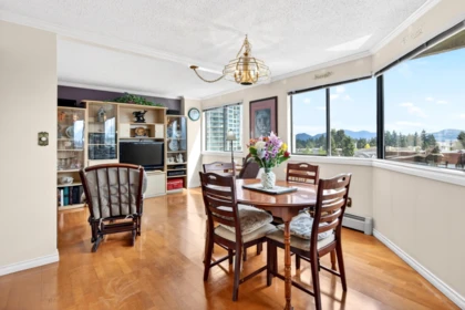 Kitchen Photo of 705 31955 Old Yale Road, Abbotsford, BC