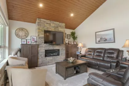 8506 Lakeview Road, Mission, BC, Mission — Single Family Residence for sale