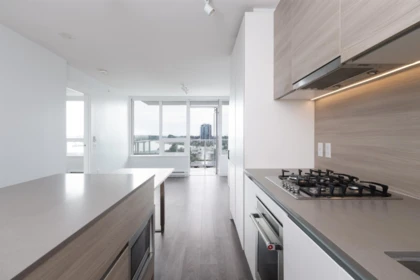 Kitchen Photo of 1012 988 Quayside Drive, New Westminster, BC