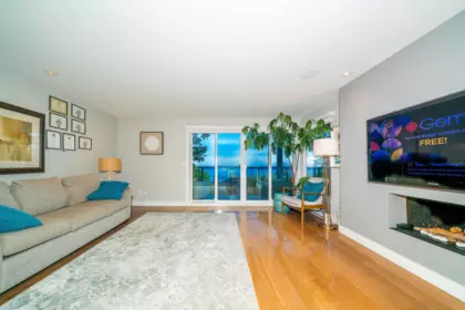 Kitchen Island Photo of 18 2214 Folkstone Way, West Vancouver, BC