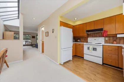 Kitchen Island Photo of 6 5730 Carnarvon Street, Vancouver, BC