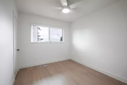 Hallway Photo of 1410 Dansey Avenue, Coquitlam, BC