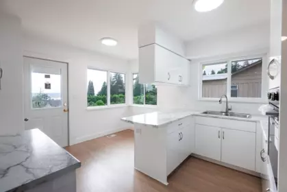 Walk-In Closet Photo of 1410 Dansey Avenue, Coquitlam, BC