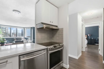 305 1521 George Street, White Rock, BC, White Rock — Apartment/Condo for sale