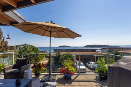 5374 Wakefield Beach Lane, Sechelt, BC, Sechelt — Townhouse for sale