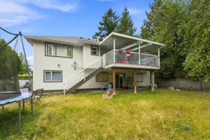 Front Yard Photo of 11936 236 Street, Maple Ridge, BC