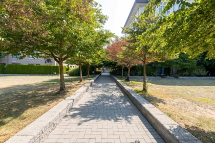 Garden / Landscaping Photo of 418 9388 Tomicki Avenue, Richmond, BC