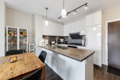 Kitchen Island Photo of 418 9388 Tomicki Avenue, Richmond, BC