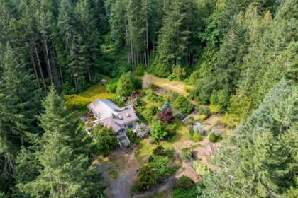 Kitchen Photo of 211 Morgan Road, Galiano Island, BC