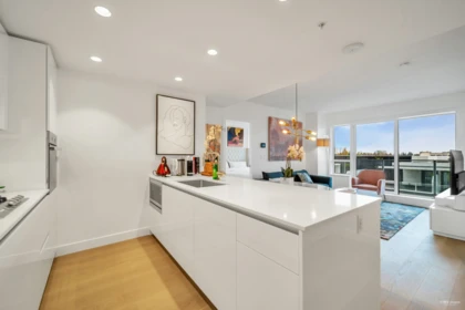 Kitchen Island Photo of 811 5788 Gilbert Road, Richmond, BC