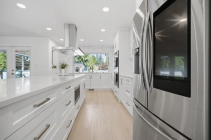 Kitchen Island Photo of 2461 Grosvenor Place, Abbotsford, BC