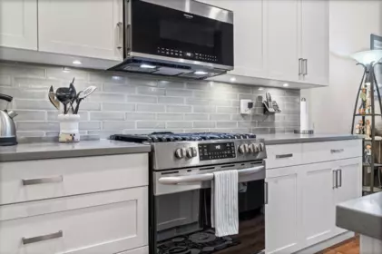 Kitchen Island Photo of 85 46110 Thomas Road, Chilliwack, BC