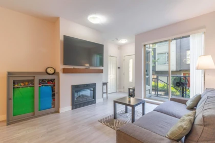 32 9229 University Crescent, Burnaby, BC, Burnaby — Townhouse for sale