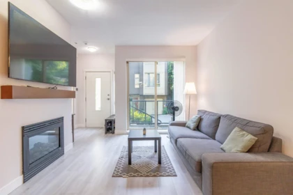32 9229 University Crescent, Burnaby, BC, Burnaby — Townhouse for sale
