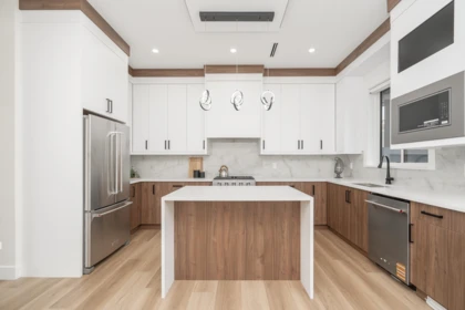 Kitchen Island Photo of 102 1149 Dansey Avenue, Coquitlam, BC