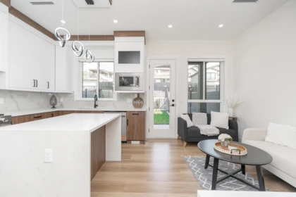 Kitchen Photo of 102 1149 Dansey Avenue, Coquitlam, BC