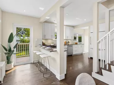 Dining Area Photo of 908 W 21st Avenue, Vancouver, BC