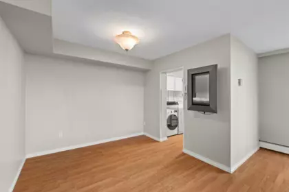 Breakfast Nook Photo of 902 1390 Duchess Avenue, West Vancouver, BC