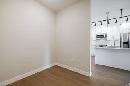 Hallway Photo of 515 11077 Ravine Road, Surrey, BC