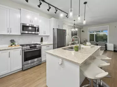Kitchen Island Photo of 515 11077 Ravine Road, Surrey, BC