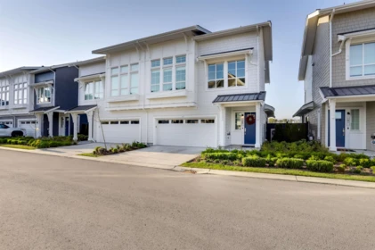 100 5311 Admiral Way, Delta, BC, Delta — Townhouse for sale