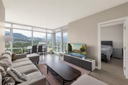 Kitchen Island Photo of 2301 2955 Atlantic Avenue, Coquitlam, BC