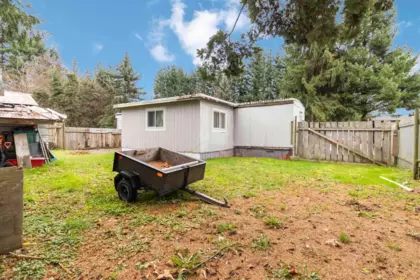 Laundry Room Photo of 11 41711 Taylor Road, Mission, BC