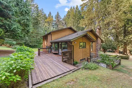 Breakfast Nook Photo of 13912 28 Avenue, Surrey, BC