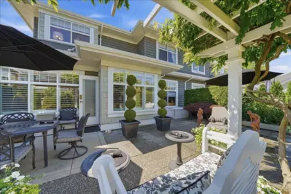Front Yard Photo of 106 5900 Ferry Road, Ladner, BC