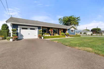 Family Room Photo of 6629 Banford Road, Chilliwack, BC