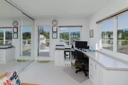 Primary Bathroom Photo of 222 1585 Field Road, Sechelt, BC