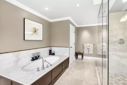 Hallway Photo of 15544 59 Avenue, Surrey, BC