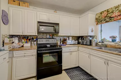 Kitchen Island Photo of 4529 Savoy Street, Delta, BC