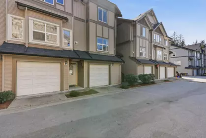 Entry Foyer Photo of 50 12677 63 Avenue, Surrey, BC
