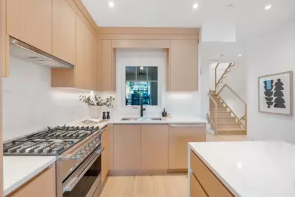 Kitchen Photo of 265 W 6th Street, North Vancouver, BC