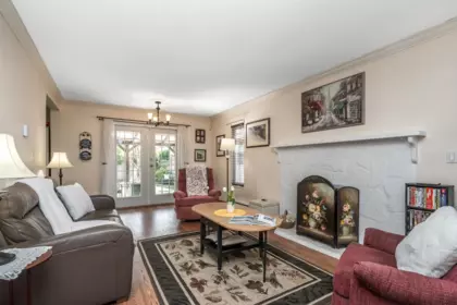 Breakfast Nook Photo of 6078 194a Street, Surrey, BC