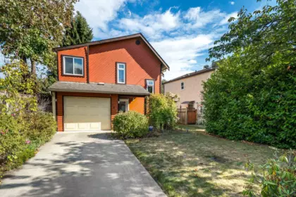 Fitness Center Photo Near 6078 194a Street, Surrey, BC