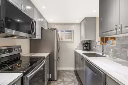 Guest Bathroom Photo of 6078 194a Street, Surrey, BC
