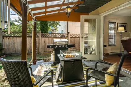 Swimming Pool Photo of 6078 194a Street, Surrey, BC