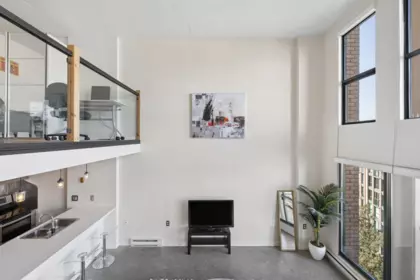 Breakfast Nook Photo of 609 22 E Cordova Street, Vancouver, BC