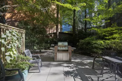 Front Yard Photo of 609 22 E Cordova Street, Vancouver, BC