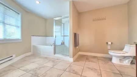 Primary Bathroom Photo of 23 22977 116 Avenue, Maple Ridge, BC