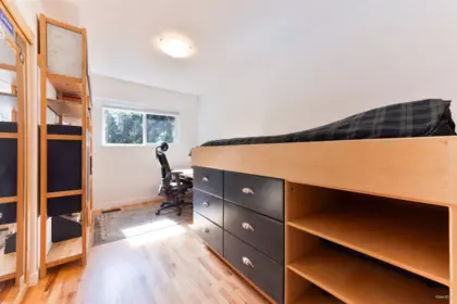 Mudroom Photo of 4482 Cove Cliff Road, North Vancouver, BC
